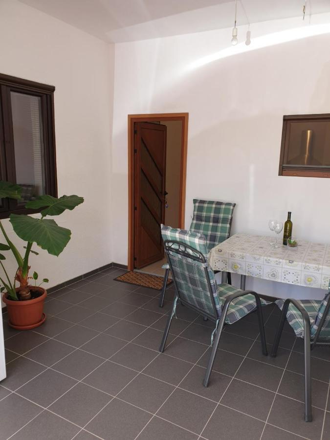 Vito Apartment Starigrad Paklenica Luaran gambar